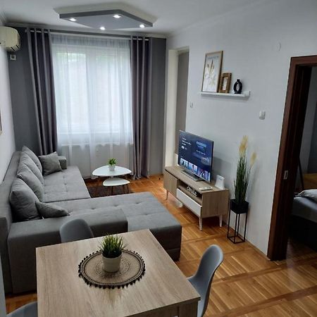 Smiley - Subotica Centar Apartment Exterior photo